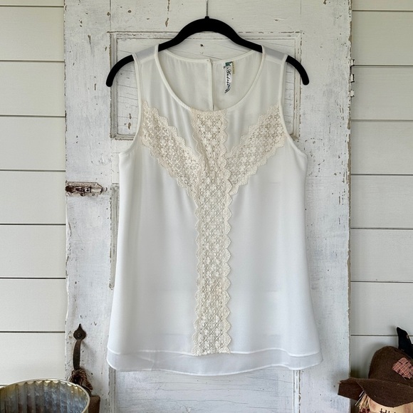 ANDREE, ELEGANT, CREAM COLOR, SHEER, EMBROIDERED, LACE TOP WITH ROUND NECK.SIZES - Picture 1 of 11